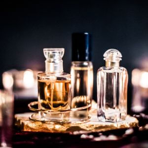 Buy Email List Databases UAE Emirates: Buy 100 000 Consumers Email Database who have bought perfumes in Malls in Dubai
